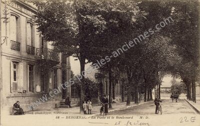 Carte postale ancienne La Poste et le Boulevard — Bergerac (Dordogne)