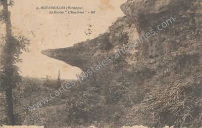 Carte postale ancienne Le Rocher "L'Enclume — Bourdeilles (Dordogne)