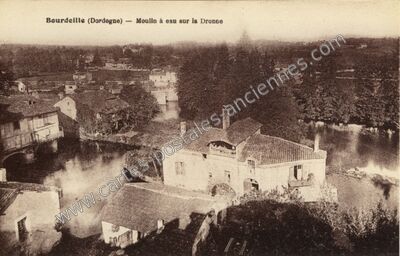 Carte postale ancienne Moulin à eau sur la Dronne — Bourdeilles (Dordogne)