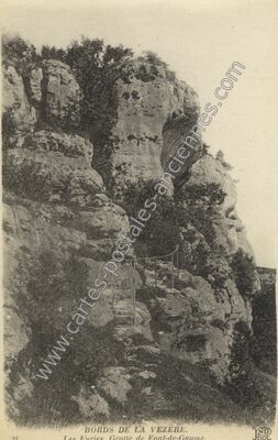 Carte postale ancienne Font de Gaume — Les Eyzies-de-Tayac-Sireuil (Dordogne)