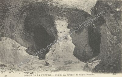 Carte postale ancienne Font de Gaume — Les Eyzies-de-Tayac-Sireuil (Dordogne)