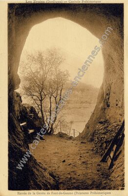 Carte postale ancienne Font de Gaume — Les Eyzies-de-Tayac-Sireuil (Dordogne)