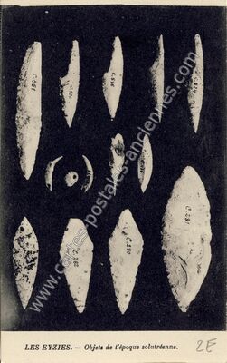 Carte postale ancienne Objets de l'époque solutréenne — Les Eyzies-de-Tayac-Sireuil (Dordogne)