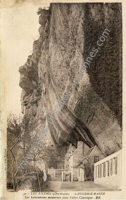 Carte postale ancienne Les habitations modernes sous l'abris Classique — Les Eyzies-de-Tayac-Sireuil (Dordogne)
