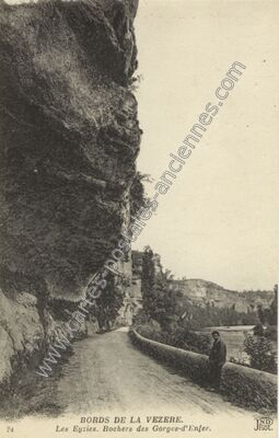 Carte postale ancienne Bords de la Vezere. Rochers des Gorges-d'Enfer — Les Eyzies-de-Tayac-Sireuil (Dordogne)