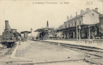 Carte postale ancienne La Gare — Ribérac (Dordogne)