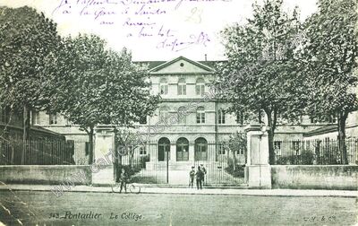 Carte postale ancienne Le Collège — Pontarlier (Doubs)