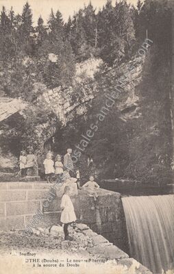 Carte postale ancienne Le nouveau barrage à la source du Doubs — Mouthe (Doubs)