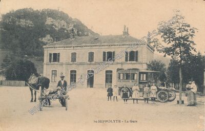 Carte postale ancienne La Gare — Saint-Hippolyte (Doubs)