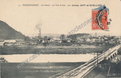 Carte postale ancienne Le Doubs - La Voie ferrée - Les Usines JAPY et SCELLIER — Voujeaucourt (Doubs)