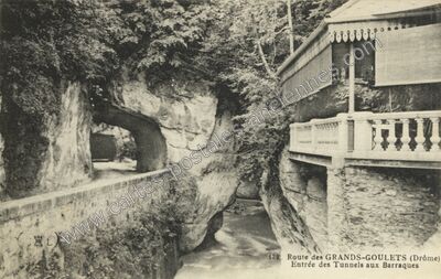 Carte postale ancienne Barraques — Non Localisée (Drôme)