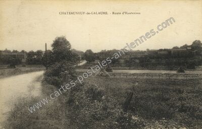 Carte postale ancienne Route d'Hauterives — Châteauneuf-de-Galaure (Drôme)