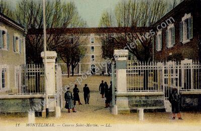 Carte postale ancienne Caserne Saint-Martin — Montélimar (Drôme)