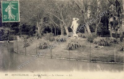 Carte postale ancienne Jardin Public. — Le Chasseur — Montélimar (Drôme)