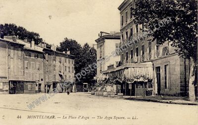 Carte postale ancienne La Place d'Aygu — The Aygu Square — Montélimar (Drôme)