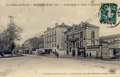 Carte postale ancienne Avenue de la Gare — Arrivée — Montélimar (Drôme)