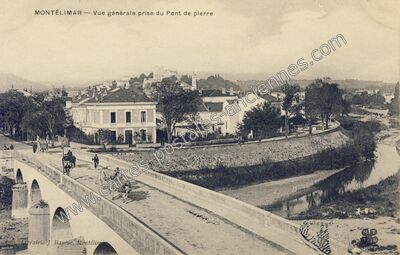 Carte postale ancienne Vue générale prise du Pont de pierre — Montélimar (Drôme)