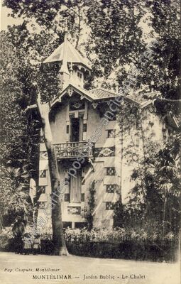 Carte postale ancienne Jardin Public - Le Chalet — Montélimar (Drôme)