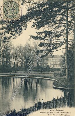 Carte postale ancienne Jardin public — Un coin du Lac — Montélimar (Drôme)