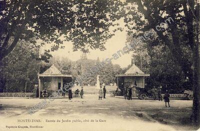 Carte postale ancienne Entrée du Jardin public, côté de la Gare — Montélimar (Drôme)