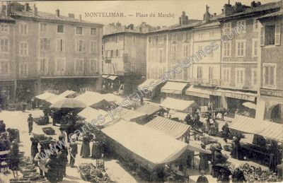 Carte postale ancienne Place du Marché — Montélimar (Drôme)
