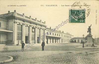 Carte postale ancienne La Gare et Statue de Barcel — Valence (Drôme)