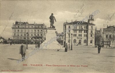 Carte postale ancienne Place Championnet et Hôtel des Postes — Valence (Drôme)