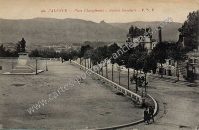 Carte postale ancienne Place Championnel - Avenue Gambetta — Valence (Drôme)