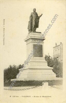 Carte postale ancienne Statue de Montalivet — Valence (Drôme)