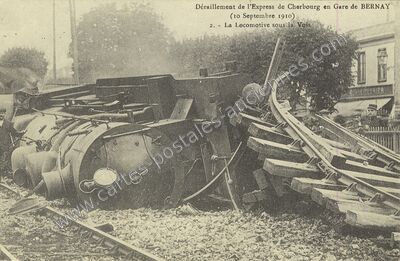 Carte postale ancienne Déraillement de l'Express de Cherbourg — Bernay (Eure)