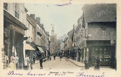 Carte postale ancienne Rue Thiers — Bernay (Eure)