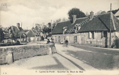 Carte postale ancienne Quartier du Bout de Bas — Lyons-la-Forêt (Eure)
