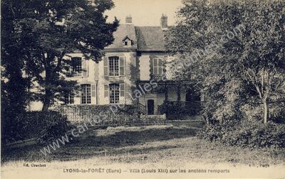 Carte postale ancienne Villa (Louis XIII) sur les anciens remparts — Lyons-la-Forêt (Eure)