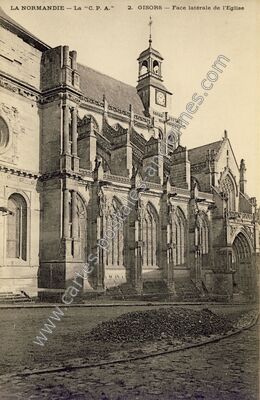 Carte postale ancienne Face latérale de l'Eglise — Gisors (Eure)