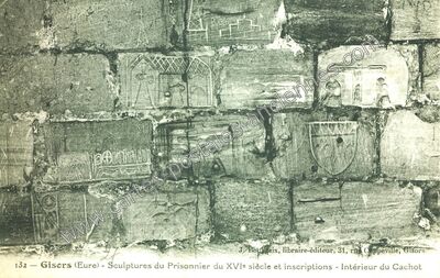 Carte postale ancienne Sculptures du Prisonnier du XVIe siècle et inscriptions - Intérieur du Cachot — Gisors (Eure)