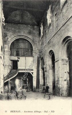 Carte postale ancienne Ancienne Abbaye. - Nef — Bernay (Eure)