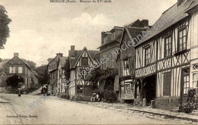 Carte postale ancienne Maisons du XVe siècle — Broglie (Eure)
