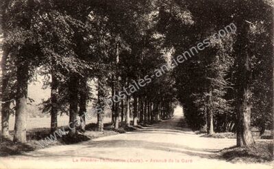 Carte postale ancienne La Riviere Thibouville — Fontaine la Soret (Eure)