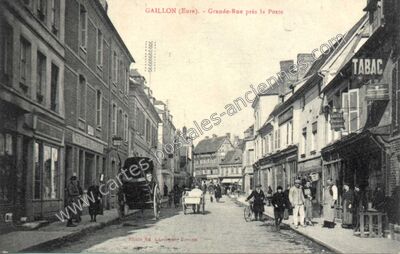 Carte postale ancienne Grande-Rue près la Poste — Gaillon (Eure)