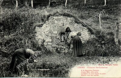 Carte postale ancienne Fontaine Ste-Catherine — Lisors (Eure)