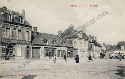 Carte postale ancienne La Place — Arrou (Eure-et-Loir)