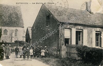 Carte postale ancienne La Mairie et l'Ecole — Autheuil (Eure-et-Loir)