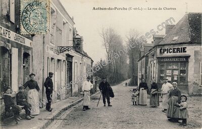 Carte postale ancienne La rue de Chartres — Authon-du-Perche (Eure-et-Loir)