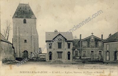 Carte postale ancienne Église, Bureau de Poste et Mairie — Boisville-la-Saint-Père (Eure-et-Loir)