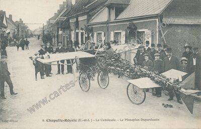 Carte postale ancienne La Cavalcade. - Le Monoplan Duperdussin — Chapelle-Royale (Eure-et-Loir)