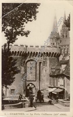 Carte postale ancienne La Porte Guillaume (XIV° siècle) — Chartres (Eure-et-Loir)
