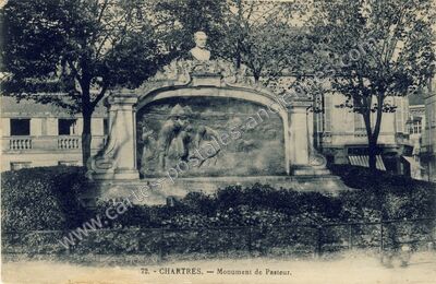 Carte postale ancienne Monument de Pasteur — Chartres (Eure-et-Loir)