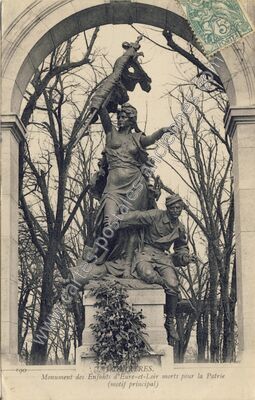 Carte postale ancienne Monument des Enfants d'Eure-et-Loir morts pour la Patrie — Chartres (Eure-et-Loir)