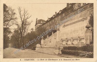 Carte postale ancienne La Butte des Charbonniers et le Monument aux Morts — Chartres (Eure-et-Loir)