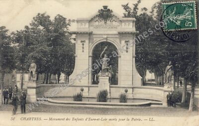 Carte postale ancienne Monument des Enfants d'Eure-et-Loir morts pour la Patrie — Chartres (Eure-et-Loir)